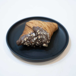 کروسان نوتلا فندوق